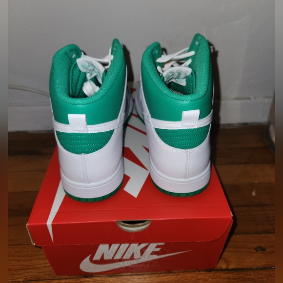 Nike Dunk Hi Retro Bttys - Picture 4 of 9